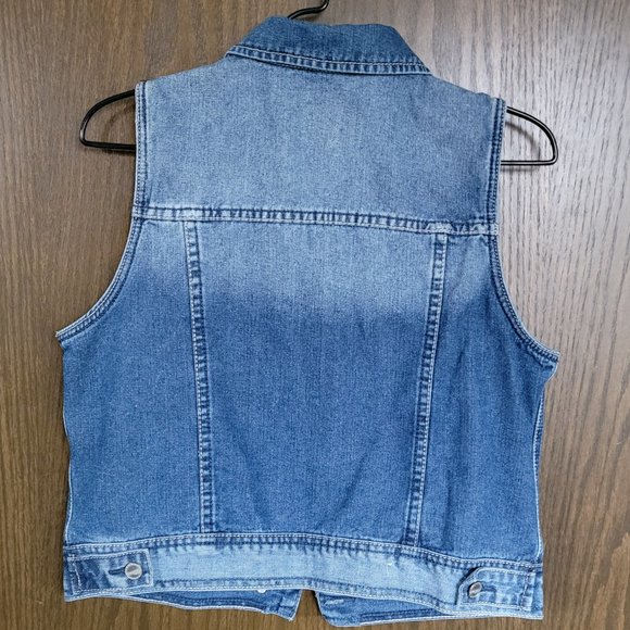 Amethyst Jeans Embroidered  Sleeveless Jean Jacket Denim Vest Size Large - Picture 9 of 14